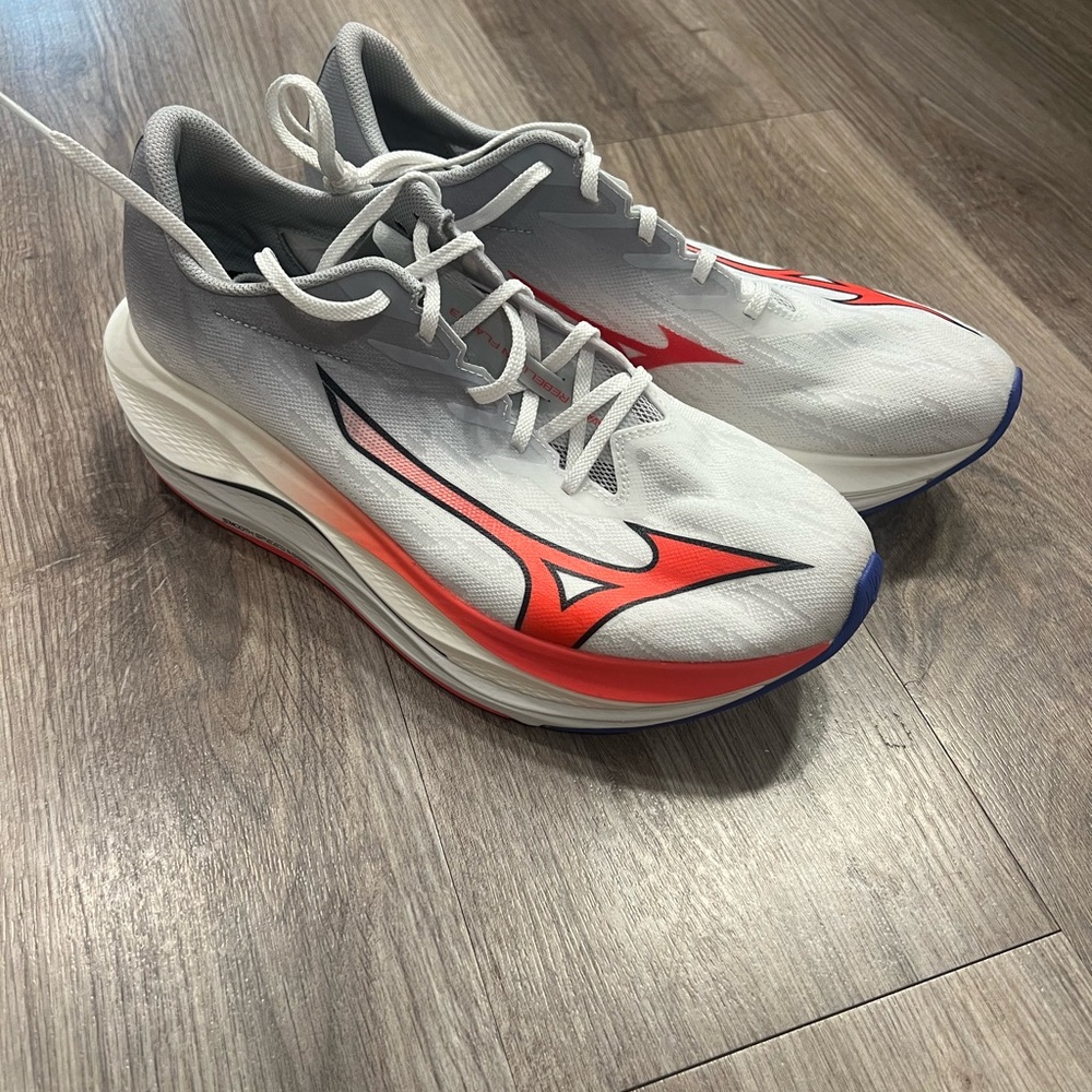 Mizuno Wave Rebellion Flash